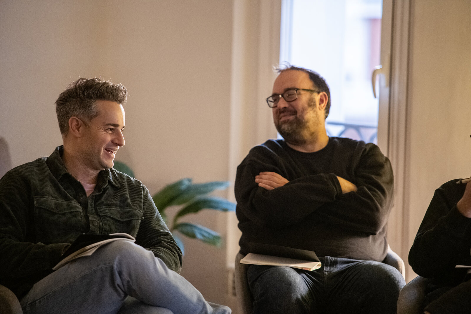 Conversación entre participantes durante la sesión